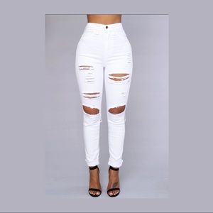 SIZE 1 Fashion Nova White jeans